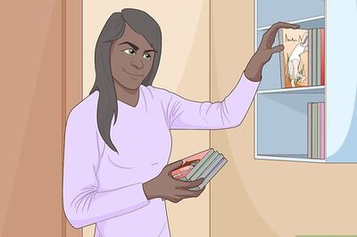 How to Have a Movie Night With Friends