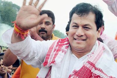 Assam Chief Minister Sarbananda Sonowal Shown Black Flags Again As Protests Against Citizenship Bill Continue