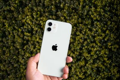 iPhone Users Complain Their Alarm Didn’t Go Off: Here’s What People Said