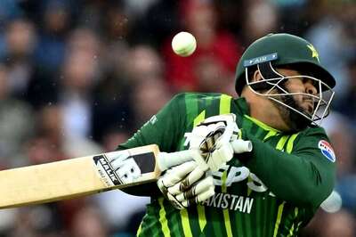 ENG vs PAK, 4th T20I: Mark Wood Delivers a Fiery Bumper Which Leaves Azam Khan Befuddled - WATCH