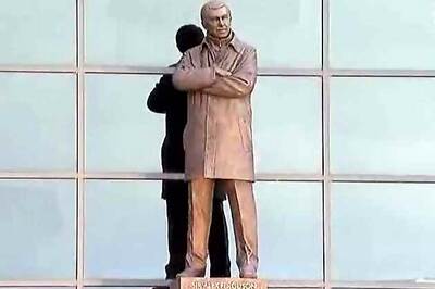 Alex Ferguson statue unveiled at Old Trafford