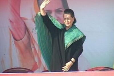 Focus on national issues, Sonia tells Congress workers
