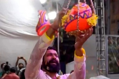 Inside Vicky Kaushal Aka Bhajan Kumar's Dahi Handi Celebration In Mumbai