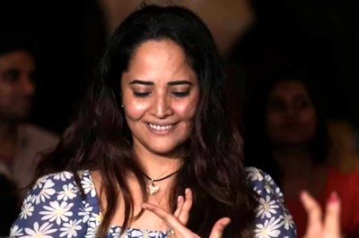 Anasuya Bharadwaj's Blue Floral Printed Crop Top Is Perfect Party Wear