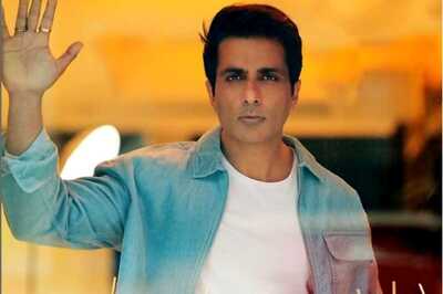 Sonu Sood Struggles to Arrange Medicines for People in Need, Expresses Helplessness