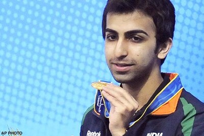 Pankaj Advani books World Snooker QF berth