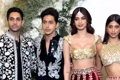 Agastya Nanda Fuels Suhana Khan Dating Rumours With THIS Sweet Gesture at Manish's Party | Video