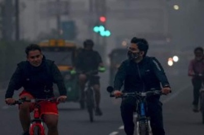 Delhi Air Quality Remains Unchanged in 'Very Poor' Category, Likely to Worsen Over Next Two Days