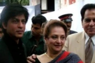 Saira Banu Calls SRK Like Her Son On His Birthday; Says He Was First To Comfort In 'Moments Of Grief'