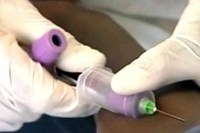 HIV+ woman forced to give birth by roadside