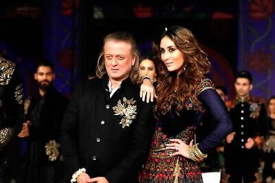 Kareena Kapoor Khan looks effortlessly stunning as she walks for Rohit Bal at LFW finale