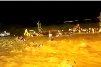 Weather Updates: 8 Killed in Jalpaiguri Flash Floods; 9 Bodies Found, 29 Still Stuck in U'khand Avalanche