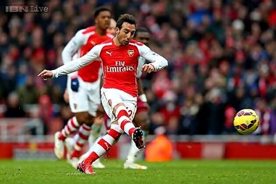 EPL: Arsenal beat Aston Villa 5-0 without star player Sanchez