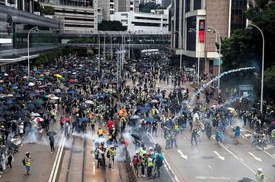 Hong Kong Medics Join Anti-government Protests to 'Resist Tyranny' in Heart of the City