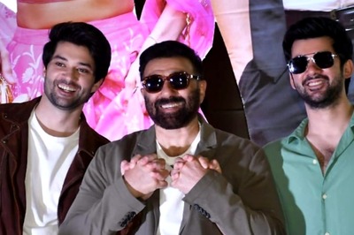 Proud Father Sunny Deol Poses With Sons Rajveer Deol, Karan Deol At Dono's Trailer Launch; Photos