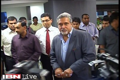 Congress blames Centre for Mallya's exit, BJP says won't allow him to become another 'Quattrocchi'