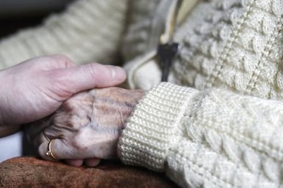 Could Flickering Light Treat Alzheimer's?