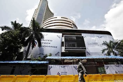 Sensex breaks losing streak, ends 407 points up