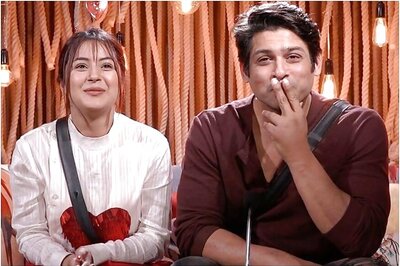 Bigg Boss 13 Winner Sidharth Shukla Calls Shehnaz Gill's Father 'Daddy', #SidNaaz Fans are Delighted