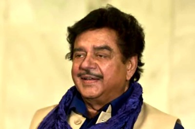 Shatrughan Sinha's Son Clarifies Veteran Actor Didn't Undergo Any Surgery: 'He Had A Strong Fever'