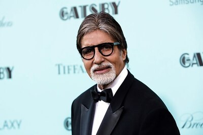IFFI 2017: Amitabh Bachchan Honored by Akshay Kumar, Says It's Not Done