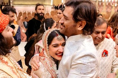 Deepika Padukone Hilariously Photobombs MS Dhoni's Photo With Anant Ambani and Radhika Merchant