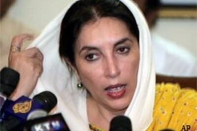 Pakistan arrests more opposition, eyes on Bhutto