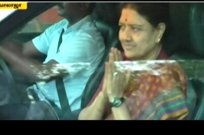 Panneerselvam Meets Governor Again, This Time After Sasikala Faction