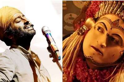 Arijit Singh Surprises Fans with Kantara Song Varaha Roopam at Live Concert in Bengaluru