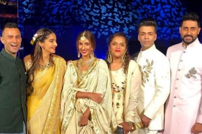 Sonam Kapoor Strikes A Pose With Anand Ahuja, Karan Johar, Abhishek Bachchan and Shweta Nanda Bachchan