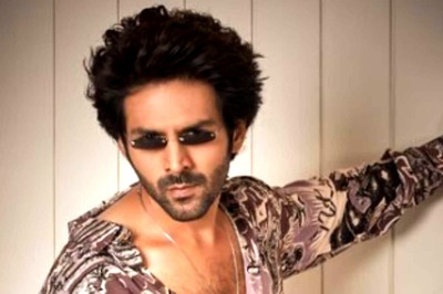 Bhool Bhulaiyaa 2: Kartik Aaryan Parties at a Mumbai Pub to Promote the Anees Bazmi Film, See Pics