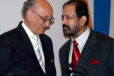 Kalmadi, Fennell patch up, to work for 2010 Games