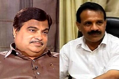 Karnataka CM meets Gadkari, Jaitley in Delhi