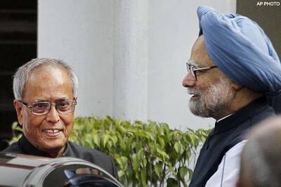 PM meets Pranab amid speculation on Cabinet reshuffle