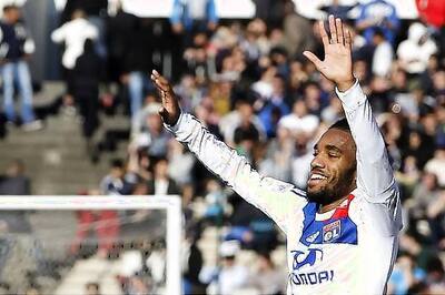 France call up Lacazette to replace injured Menez