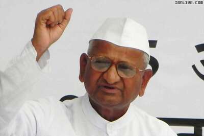Anna Hazare meets ex-Defence officers on OROP issue