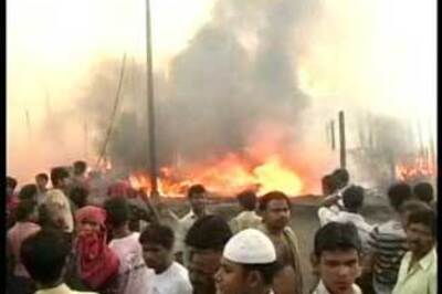 Large fire breaks out in Kolkata slum, tannery