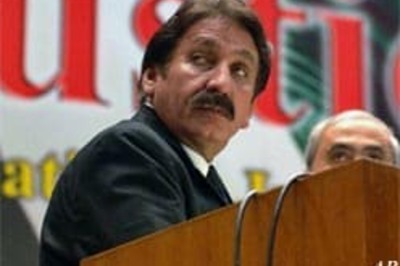 Sacked Pak Chief Justice won't quit
