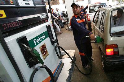 Petrol Price Marches Towards Rs 90-mark in Mumbai, Selling in Delhi For Rs 81.91