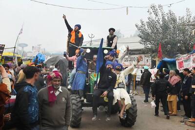 Farmers Begin Tractor March in Delhi Much Before Scheduled Time