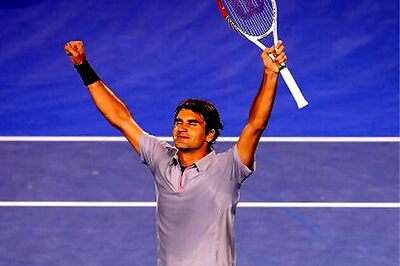 Federer outlasts Tsonga to reach Aus Open semis