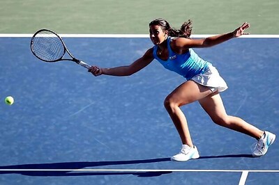 Bartoli, Vinci reach Paris Open quarters