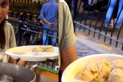 Soft-spoken Girl At Momo Stall Wins Hearts With 'Haan Ji, Haan Ji' Remark