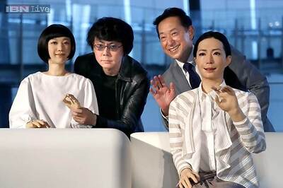 Woman or machine? New robots look creepily human