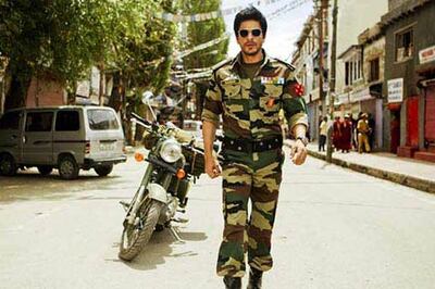 Shah Rukh begins his first ever shoot in Kashmir