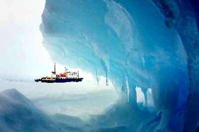 Trapped ship passengers to celebrate New Year in Antarctic ice