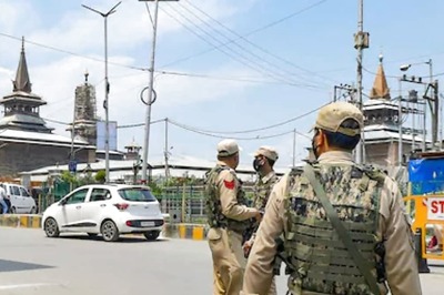 J&K Police Raids 5 Locations in Srinagar in Multi-crore Investment Fraud