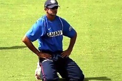 Bowler Sehwag praised by Dravid