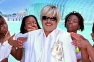 Rajinikanth turns 57, gift him a bouquet