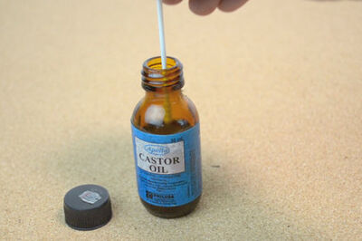 How to Have Beautiful Eyelashes and Eyebrows Using Castor Oil